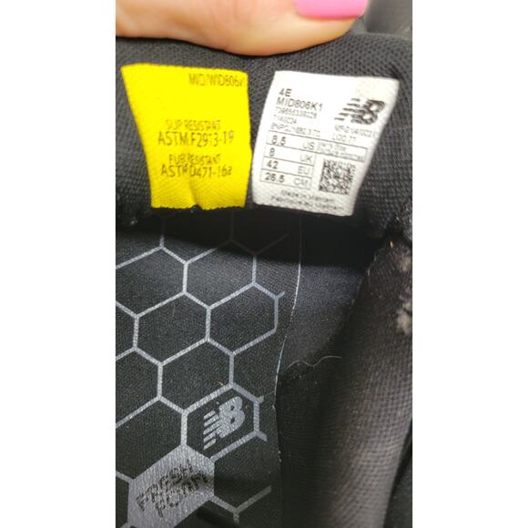 New Balance Black Uniform Slip-Resistant Athletic Shoe Size 8.5 - Picture 3 of 9